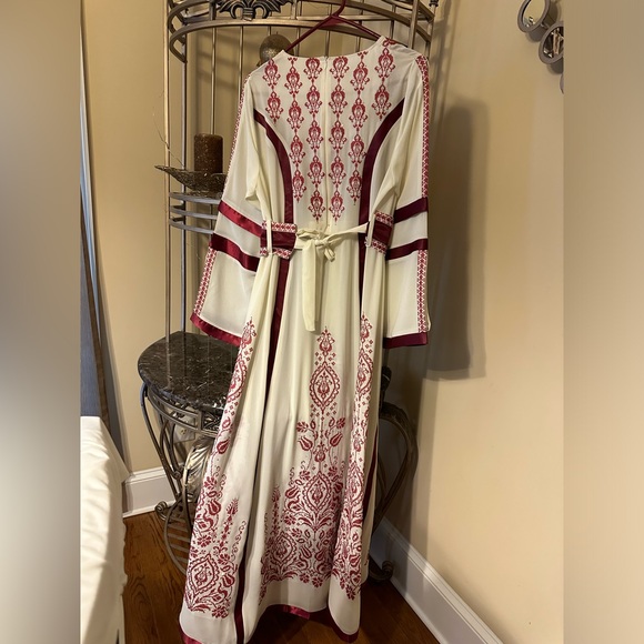 New without tag  3  peice  thobe  size   M/L ( only 1 left 🌺🎁 - Picture 4 of 12